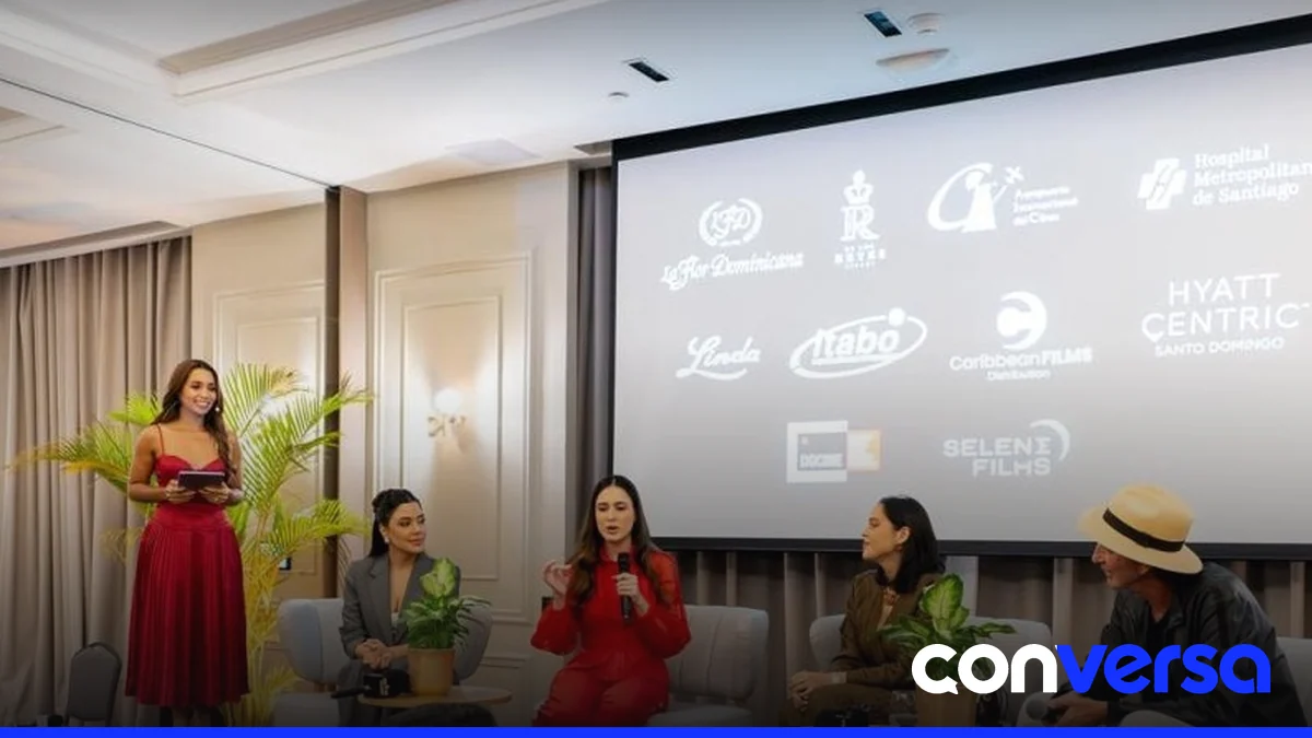 Imagen del documental 'Más allá del humo' en una sala de cine.