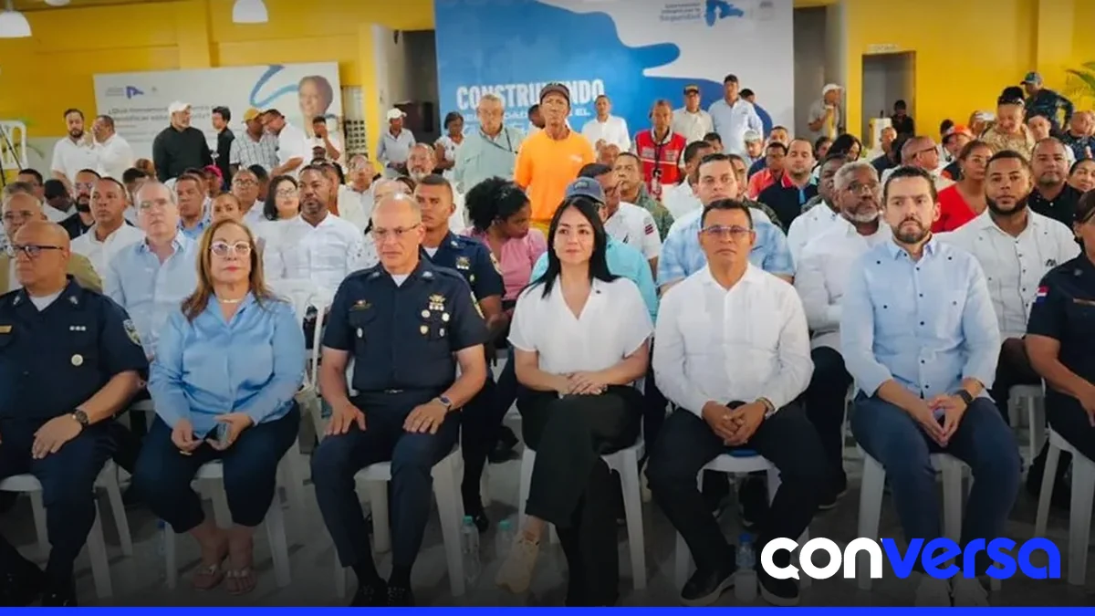 Agentes de la Policía Nacional realizan patrullaje en la capital.