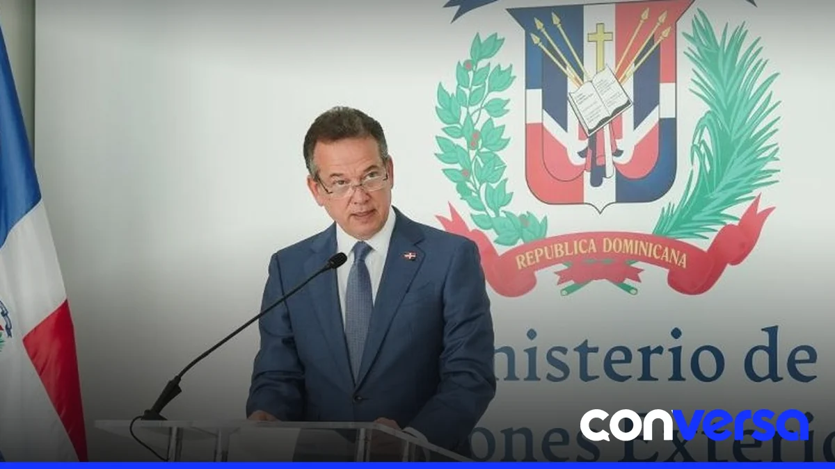 Cancilleres dominicano y canadiense firman acuerdo durante su reunión en Ottawa.