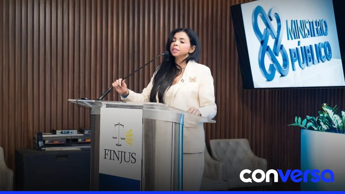 Profesionales del sector salud participan en un seminario sobre el nuevo Código Penal.