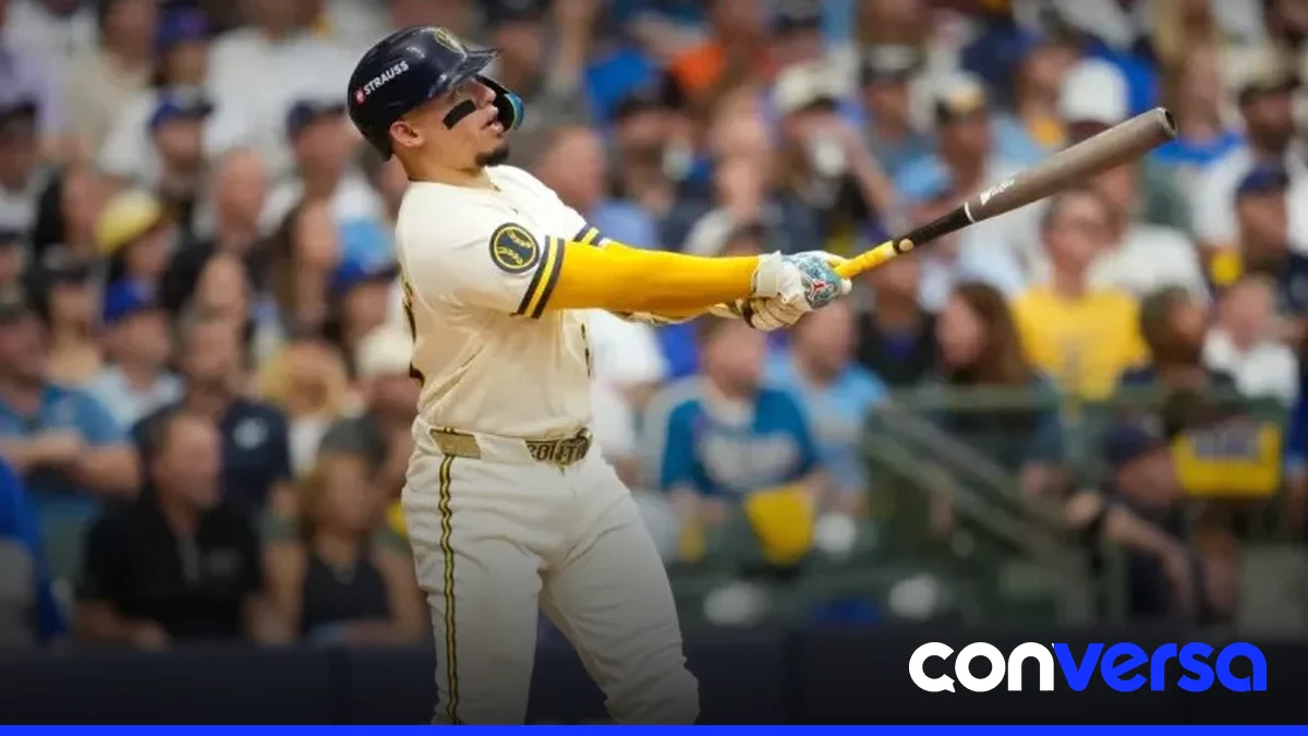 Jugadores de los Cerveceros de Milwaukee celebran su victoria en el Juego 2 de la Serie de Campeonato de la Liga Nacional.