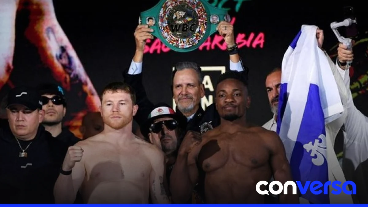 Saúl 'Canelo' Álvarez se prepara para su regreso al cuadrilátero en un entrenamiento en Arabia Saudita.