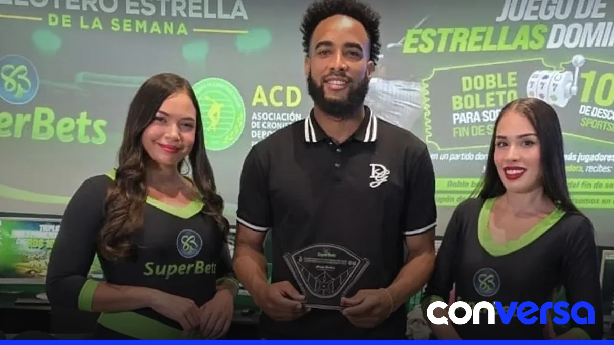 Jugadores destacados del béisbol dominicano reciben reconocimiento en la ceremonia organizada por la ACD.
