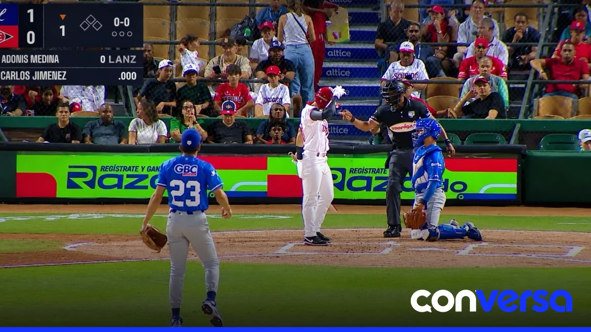 Jugador del Escogido utiliza el sistema ABS durante el partido inaugural contra el Licey.