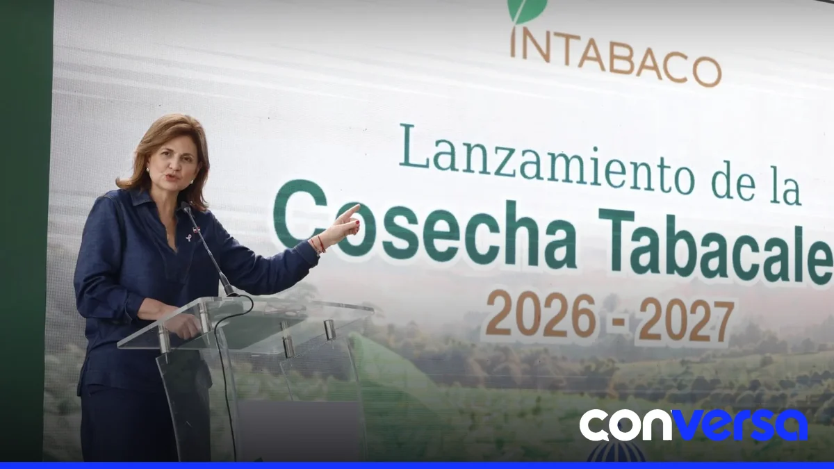 Imagen del lanzamiento de la cosecha tabacalera 2026-2027 en Santiago.