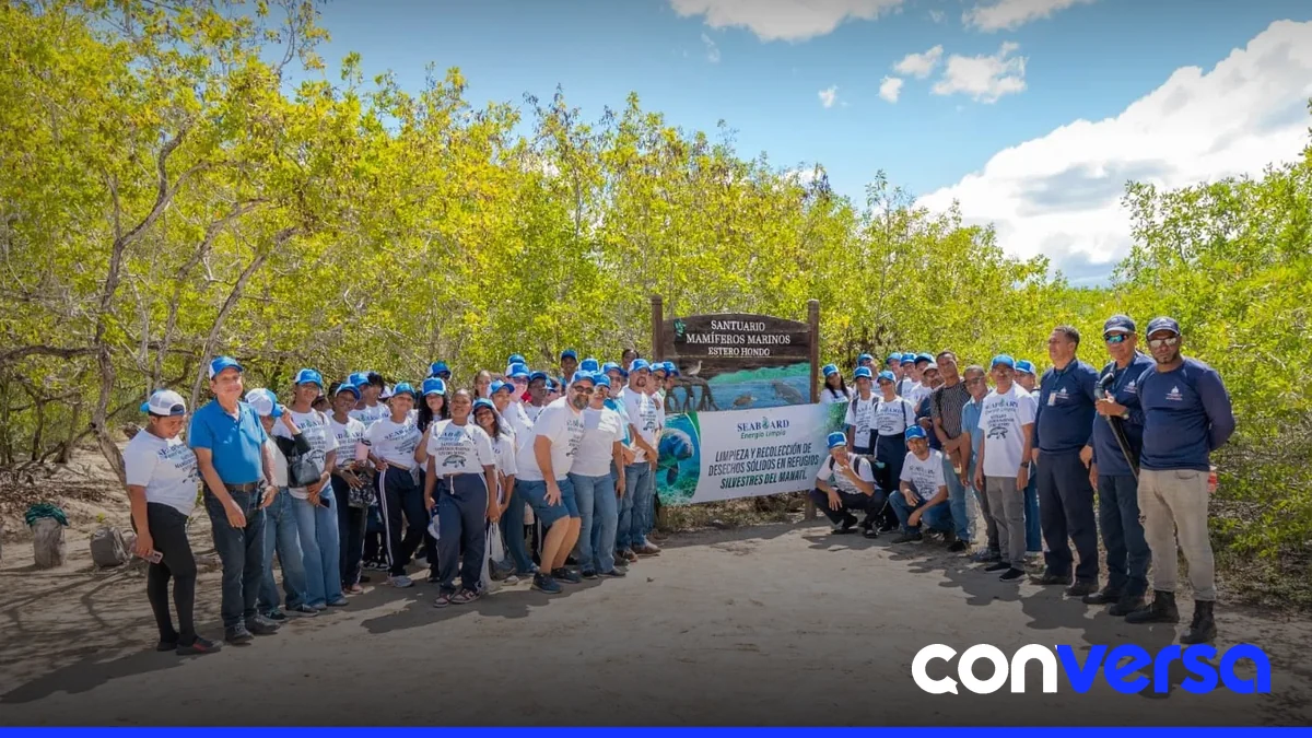Estudiantes y colaboradores de Seabord realizan operativo de limpieza en el Santuario de Mamíferos Marinos de Manatí.