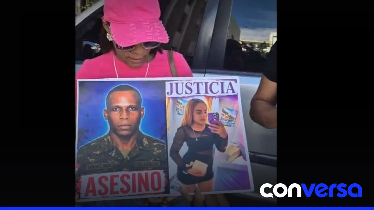 Familiares de víctimas exigen justicia en el Palacio de Justicia.