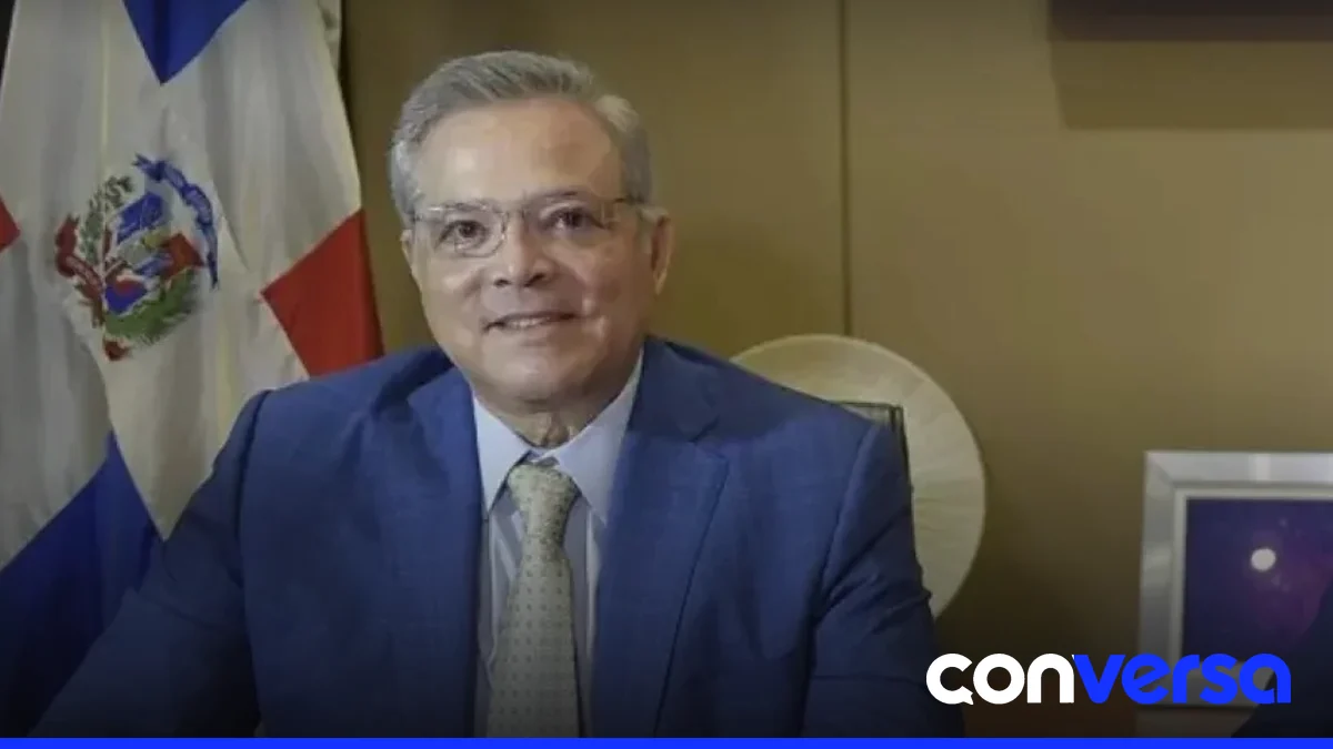 Trabajadores de Falcondo reciben información sobre el pago de pasivos laborales.