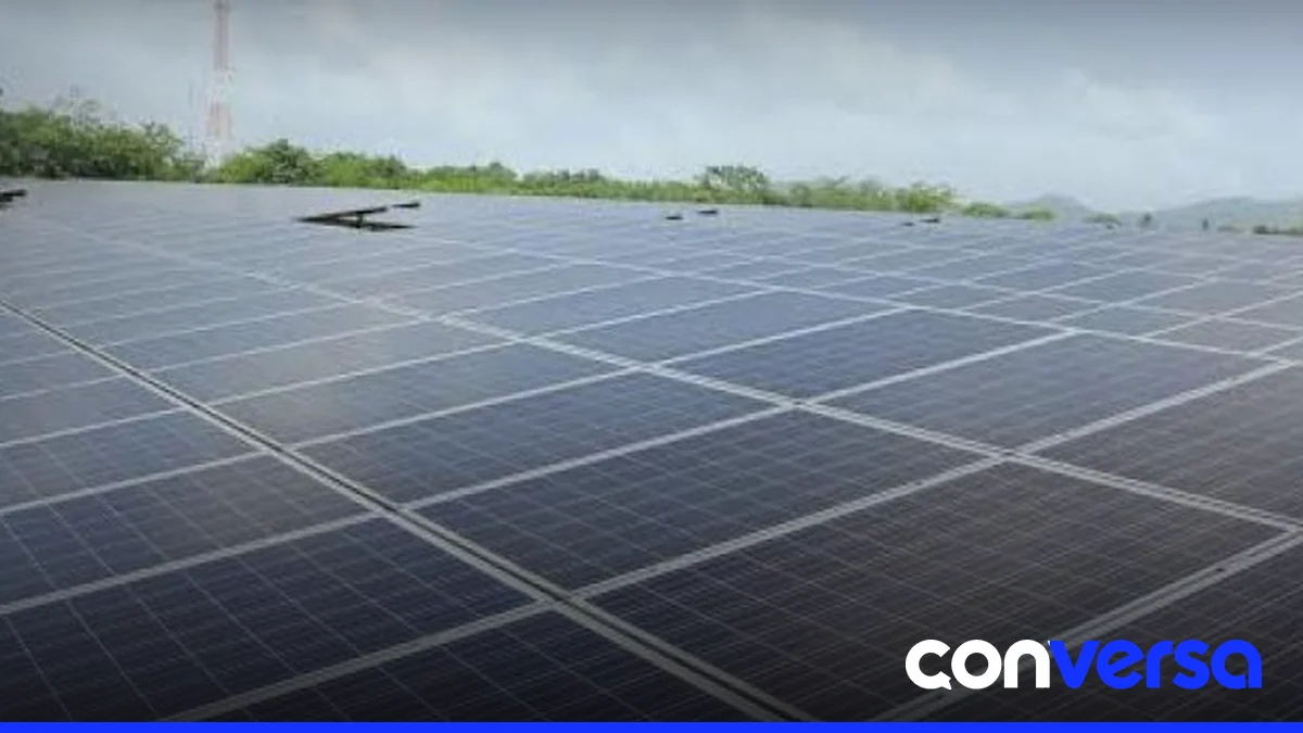 Imagen de un panel solar instalado en una propiedad.