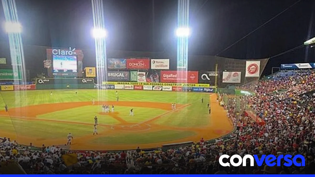 Fanáticos de béisbol en un estadio durante una serie decisiva.