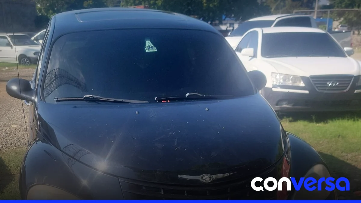 Agentes de la Policía Nacional durante un operativo en Santiago de los Caballeros.