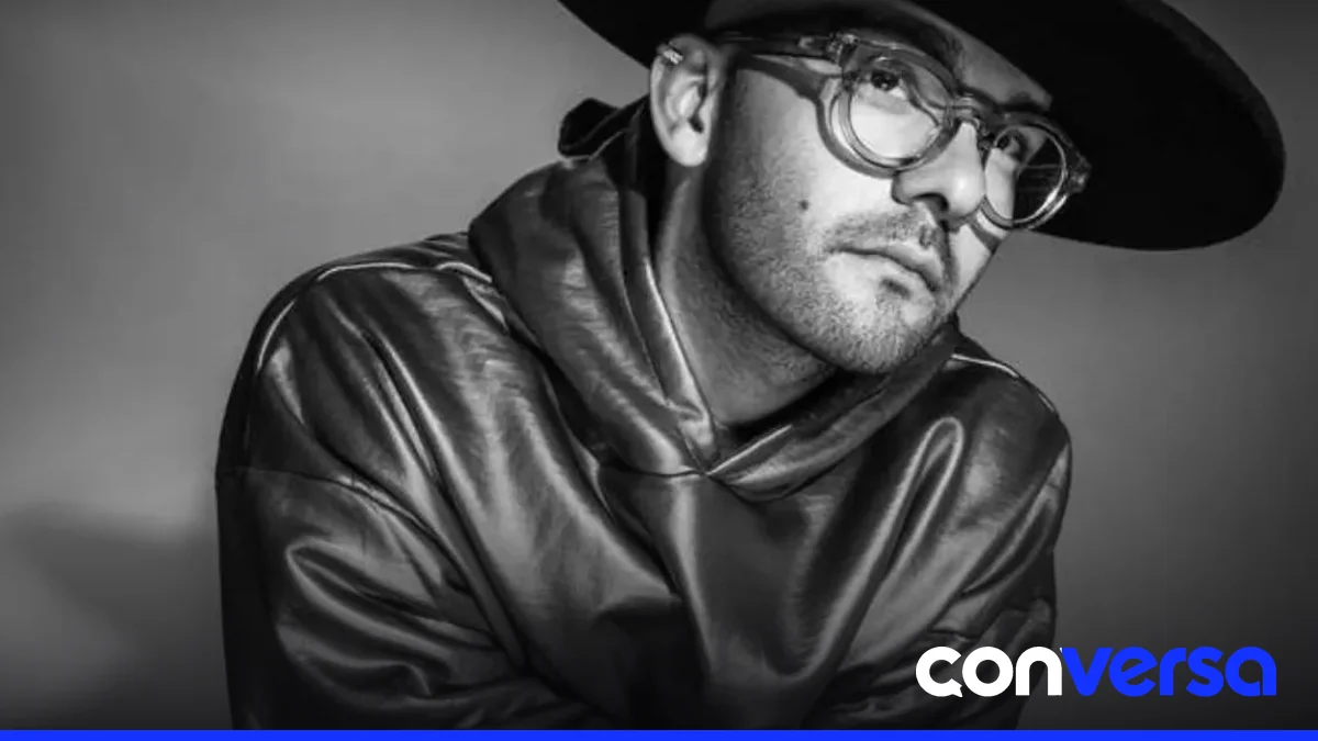 Gabriel Pagán en concierto, mostrando su conexión con el merengue y su evolución artística.