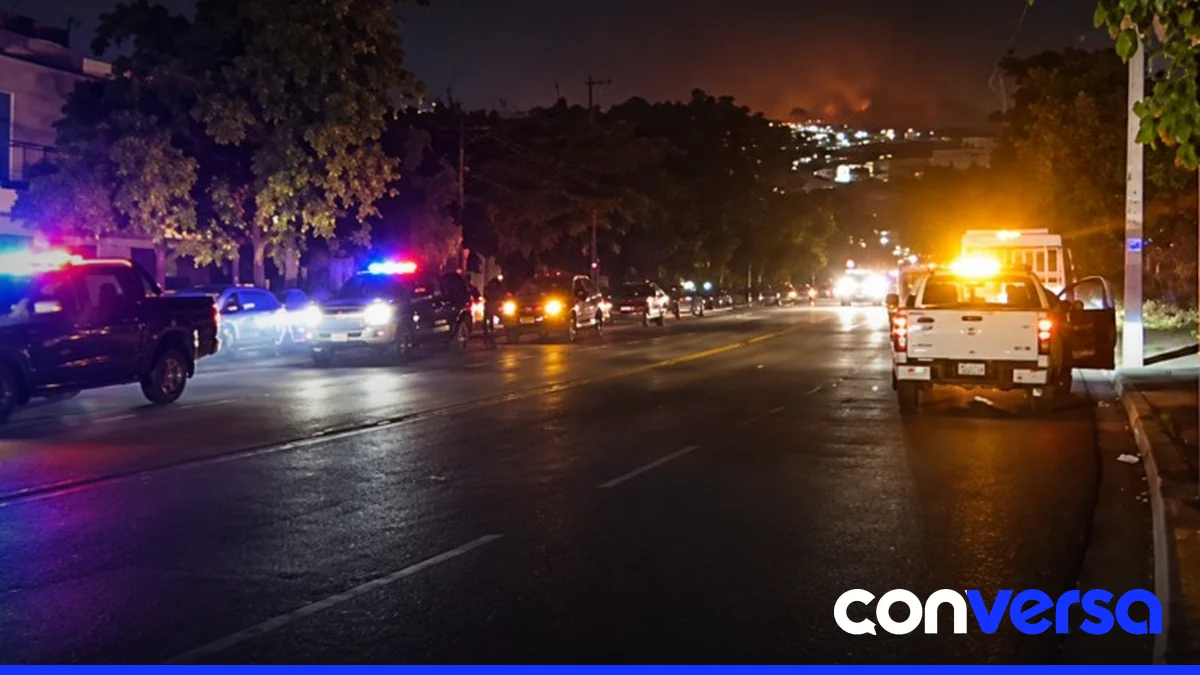 Fotografía muestra el lugar del incendio en el sector Cambronal de Santiago de los Caballeros.