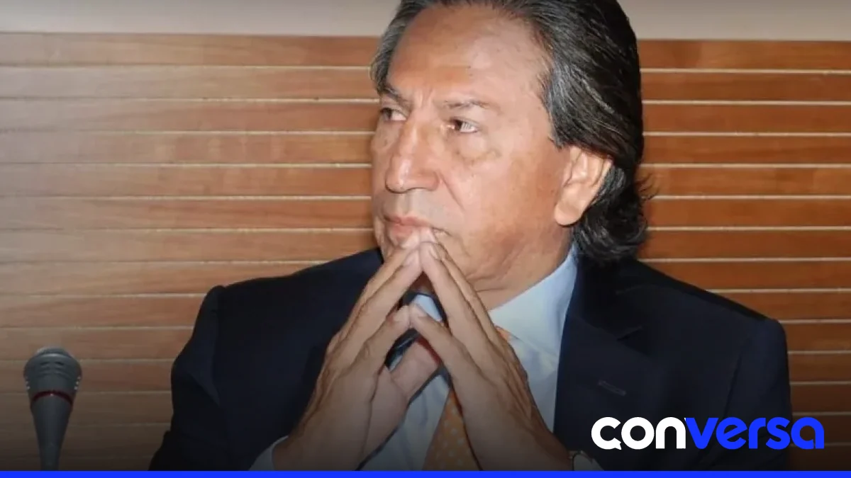 Imagen del expresidente peruano Alejandro Toledo siendo trasladado en ambulancia desde la cárcel a un hospital.