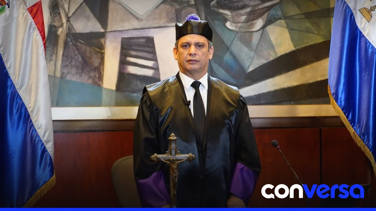 Foto de la ceremonia de juramentación de abogados en la Suprema Corte de Justicia.
