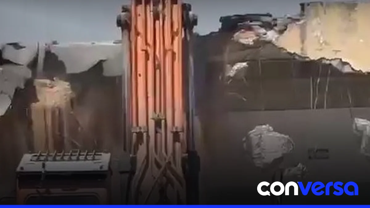 Imagen del Hospital Salvador B. Gautier, donde se inició la demolición de una estructura con problemas de seguridad.
