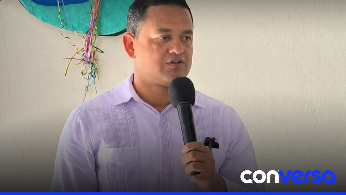 Estudiantes y profesores en una escuela de Barahona, en un momento de tensión tras un incidente violento.