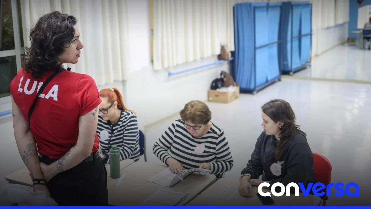 Centros de votación en São Paulo y Río de Janeiro durante la segunda vuelta presidencial.