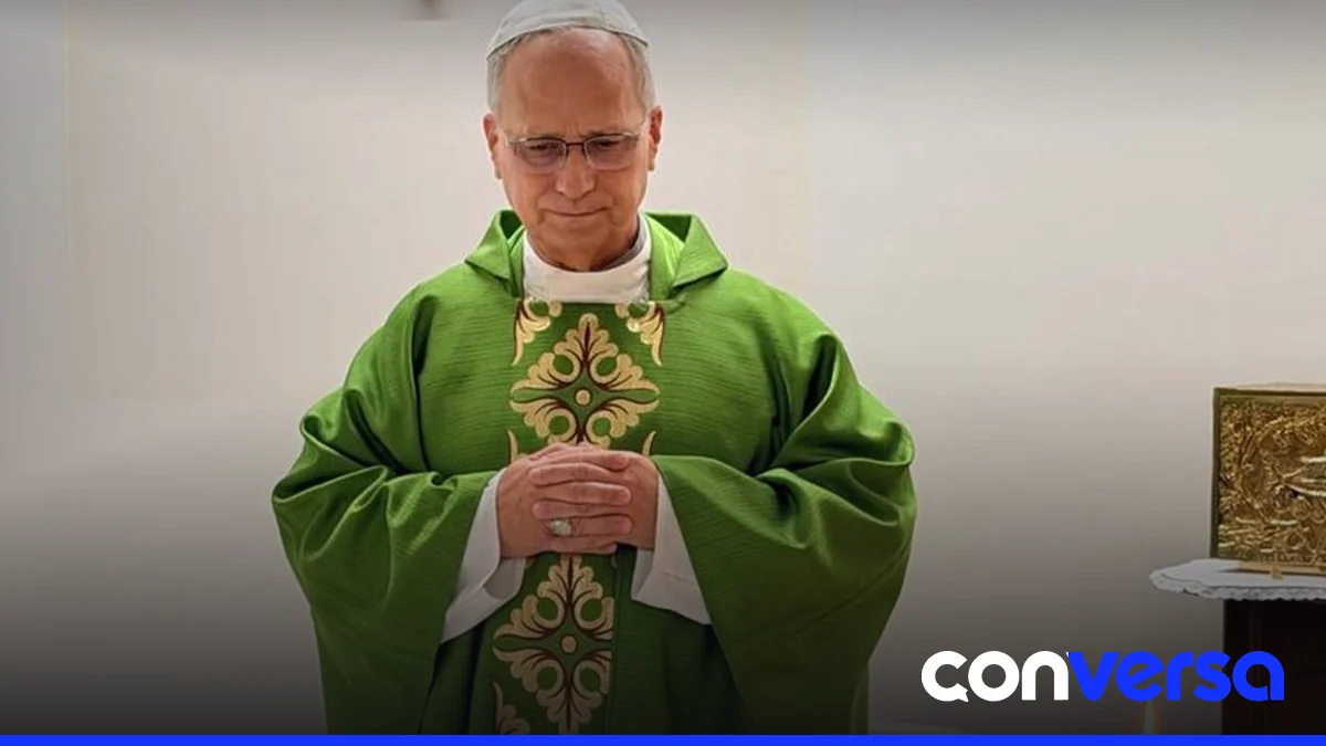 Imagen del papa León XIV en el hospital romano.