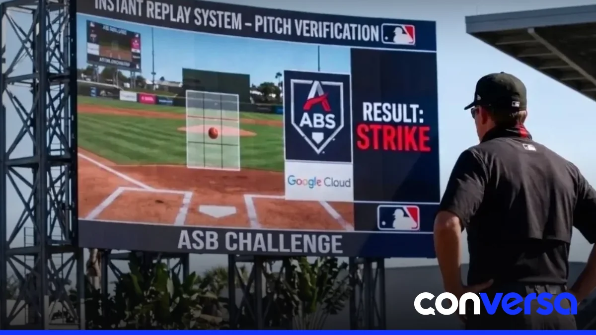 Fanáticos del béisbol dominicano siguen las acciones del campeonato desde sus dispositivos.