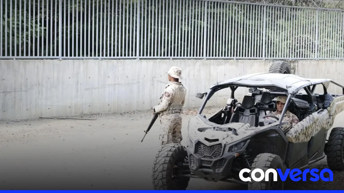 Imagen de la verja fronteriza en Dajabón, construida para reforzar el control en la zona.