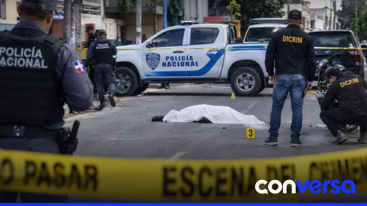 Imagen de un enfrentamiento entre policías y civiles en la capital.
