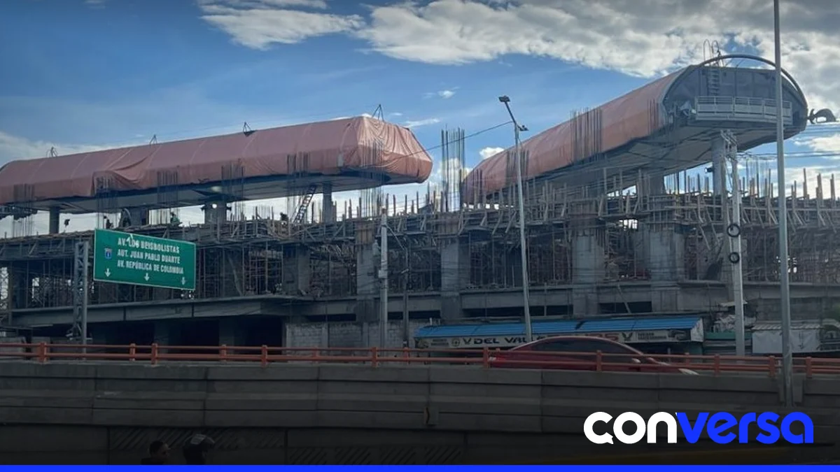 Imagen de la construcción de la Línea 3 del Teleférico en Santo Domingo Oeste.
