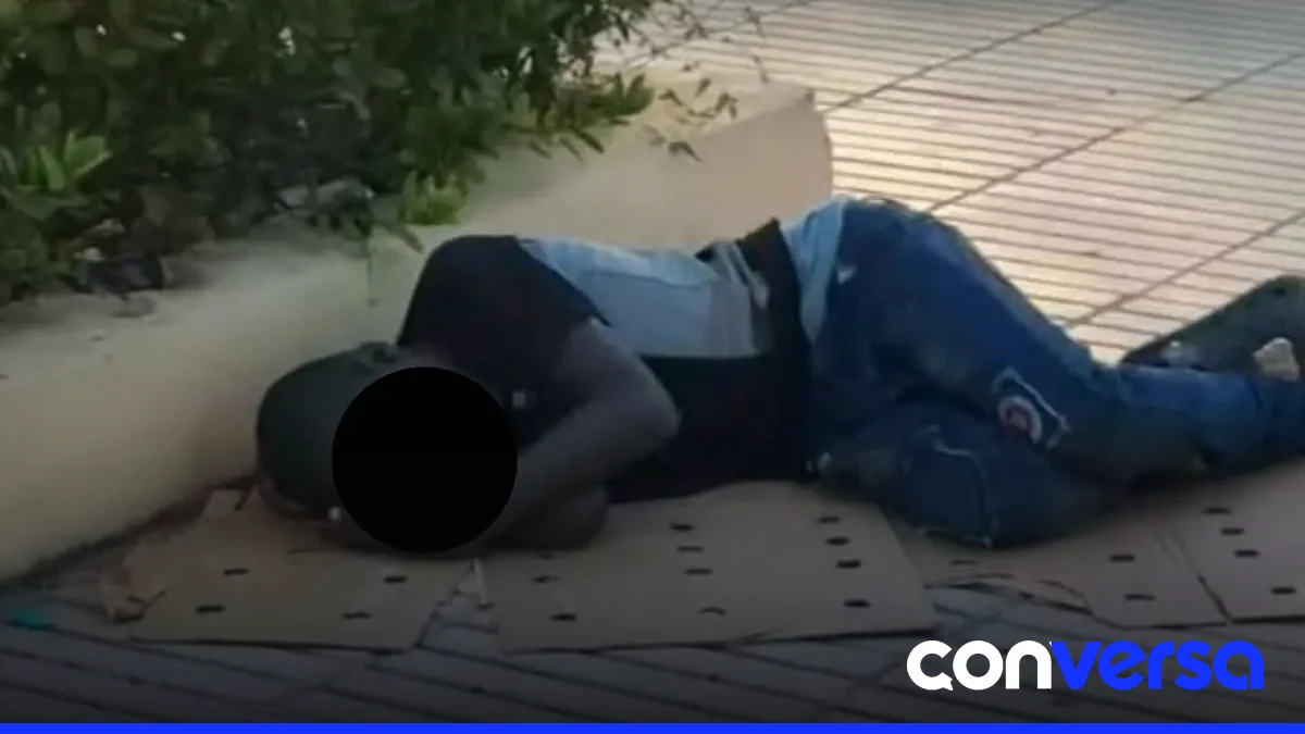 Niños en situación de calle en la zona céntrica de Barahona.