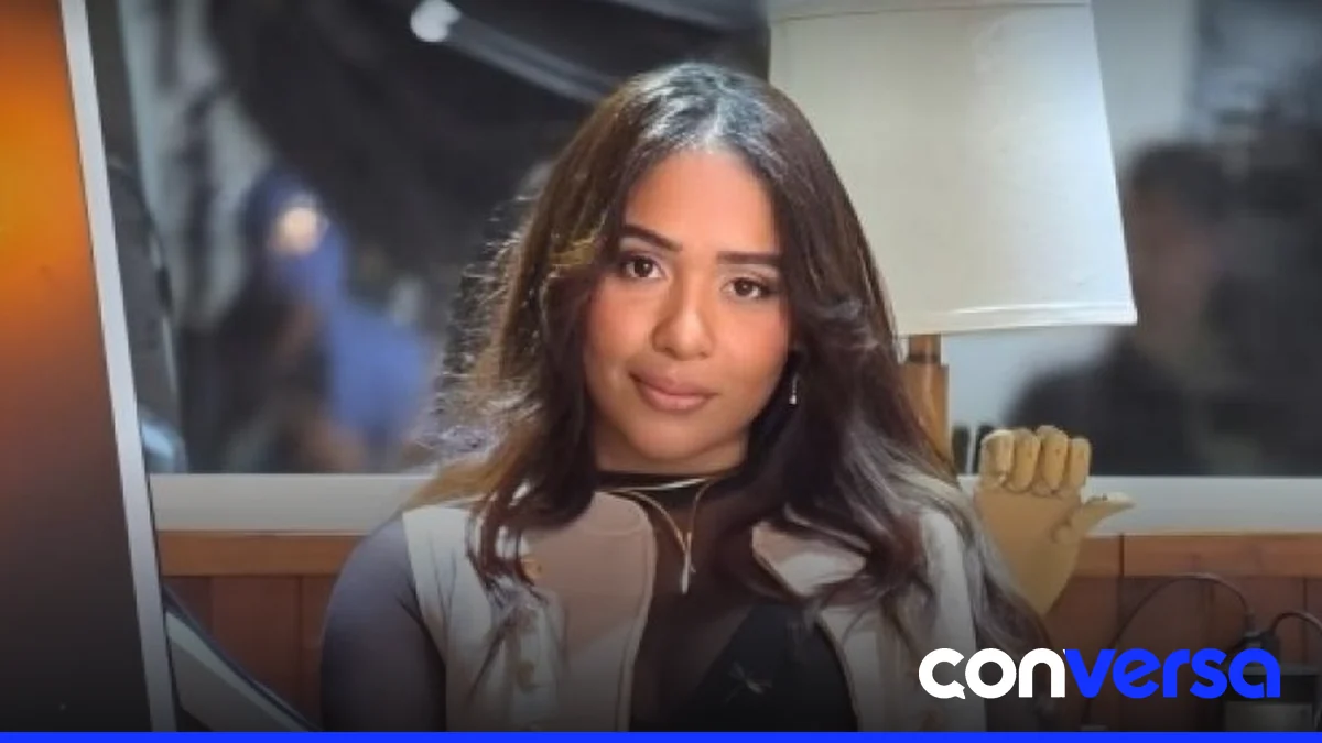 Steffany Constanza en estudio de grabación trabajando en su nueva producción musical.