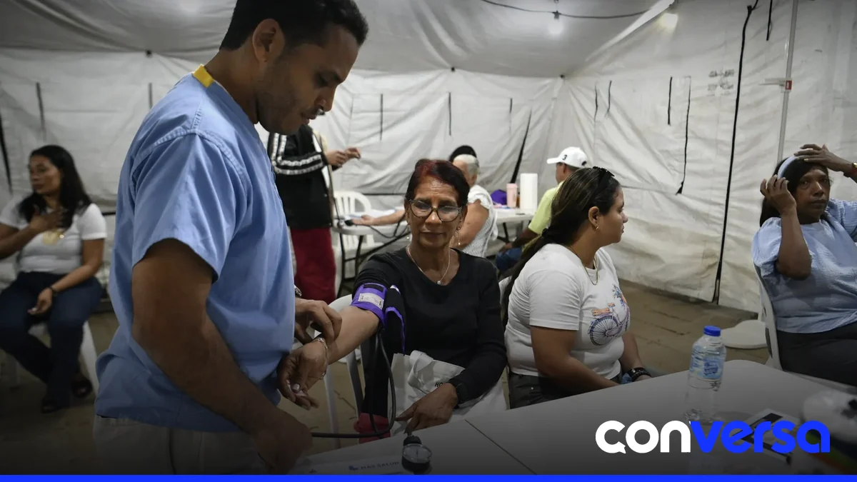 Residentes de Herrera reciben atención médica durante la jornada 'Más Salud y Bienestar'.