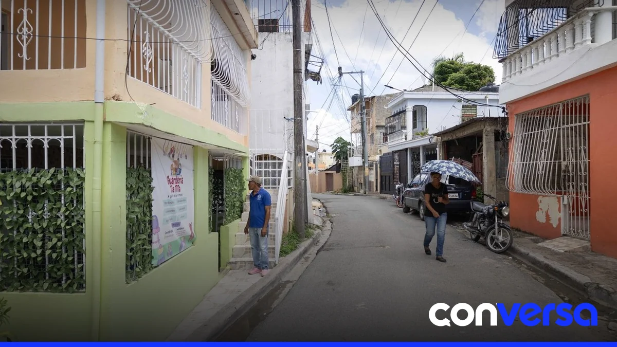 Familias de Villa Mella compran camiones cisterna para acceder a agua potable.