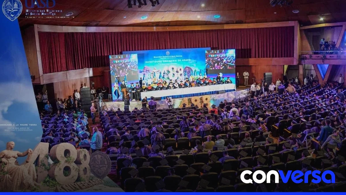 Graduados de la Universidad Autónoma de Santo Domingo en su 488 aniversario.