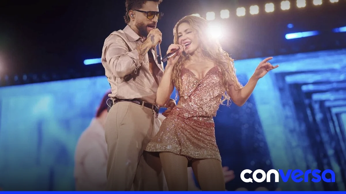 Shakira y Maluma en el escenario durante el concierto en Madrid.