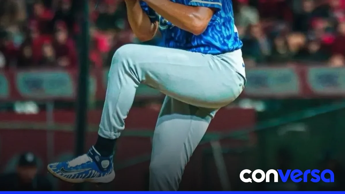 Adonis Medina, lanzador del Licey, en una práctica de béisbol.