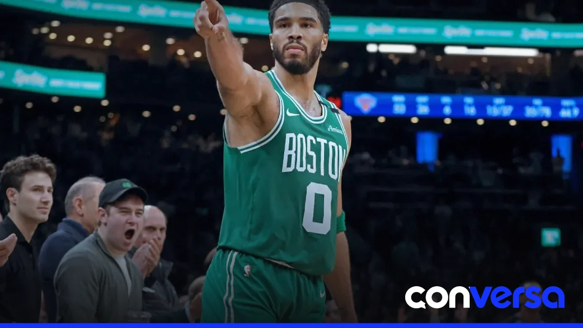 Jugadores de la NBA en acción durante un partido de la temporada 2026-27.