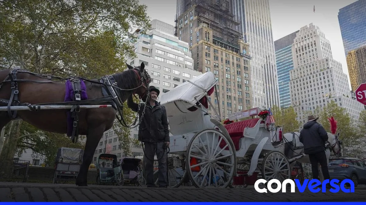 Carruajes tirados por caballos en Central Park, Nueva York.
