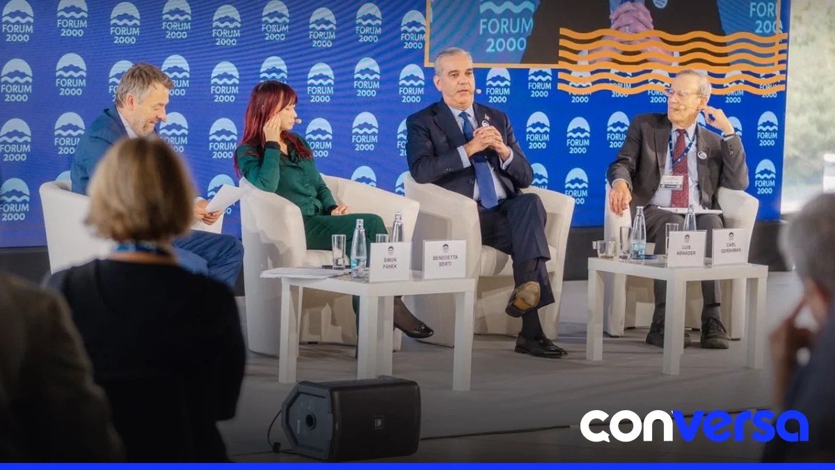 El presidente Luis Abinader participa en la 30.ª Conferencia Anual de Forum 2000 en Praga.