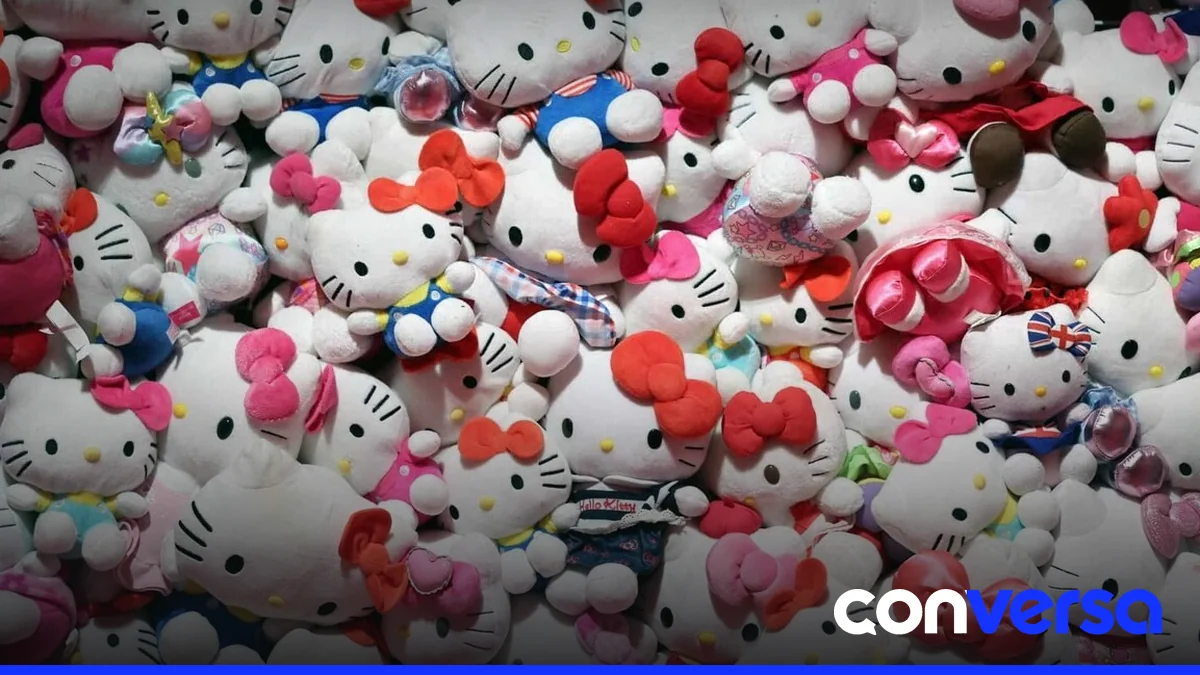 Imagen de Hello Kitty y personajes de VIVANT en una colección promocional.