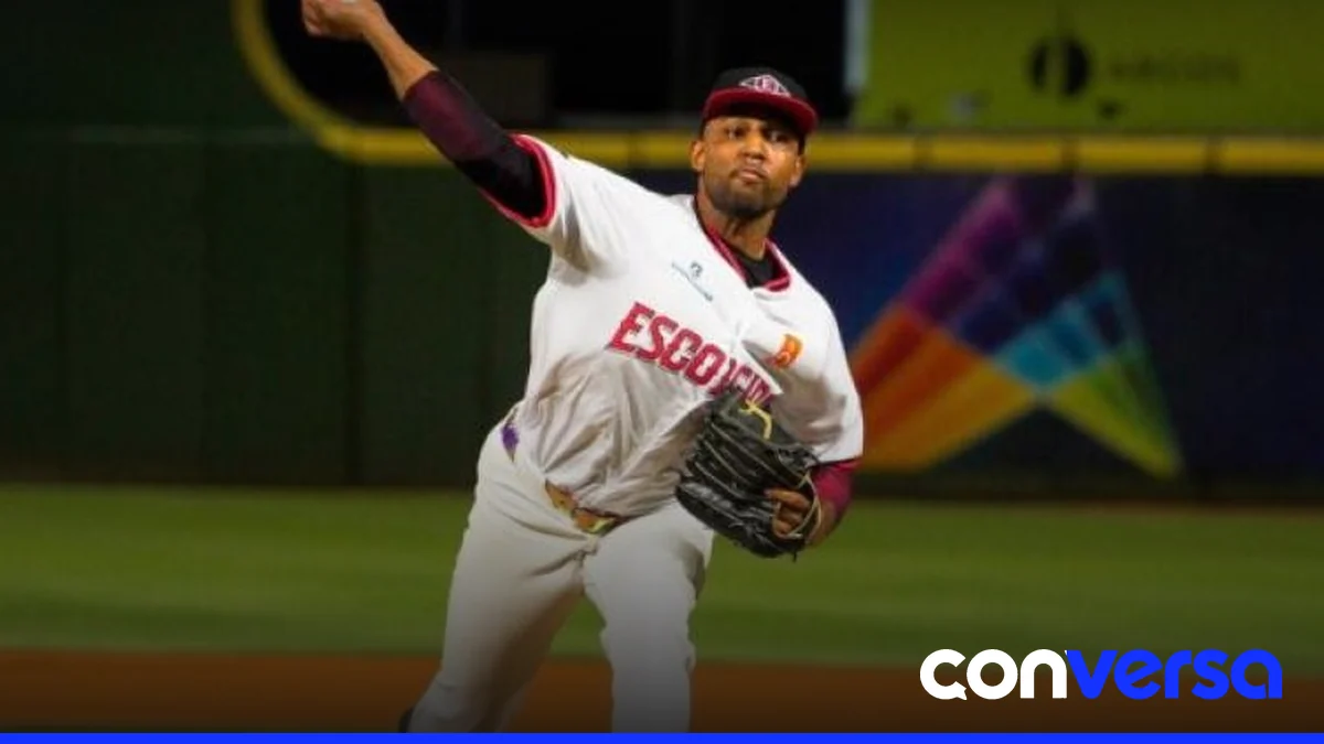 Jugadores de Leones del Escogido celebran la victoria en el estadio Quisqueya Juan Marichal.