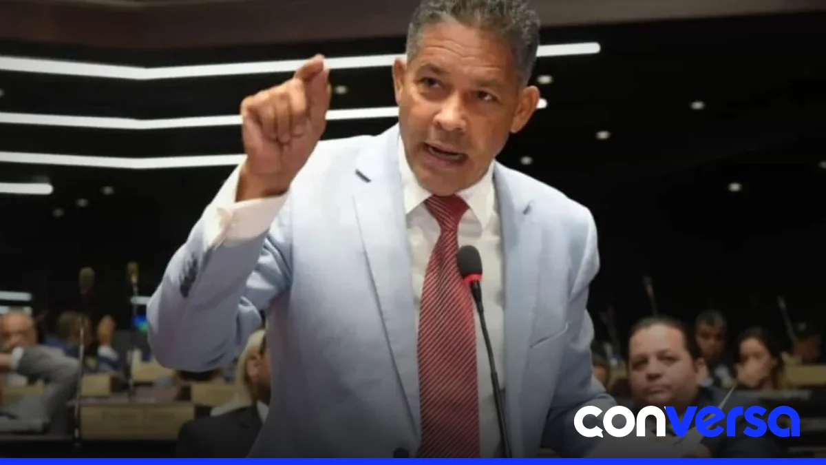Fotografía de un congreso en sesión plenaria.