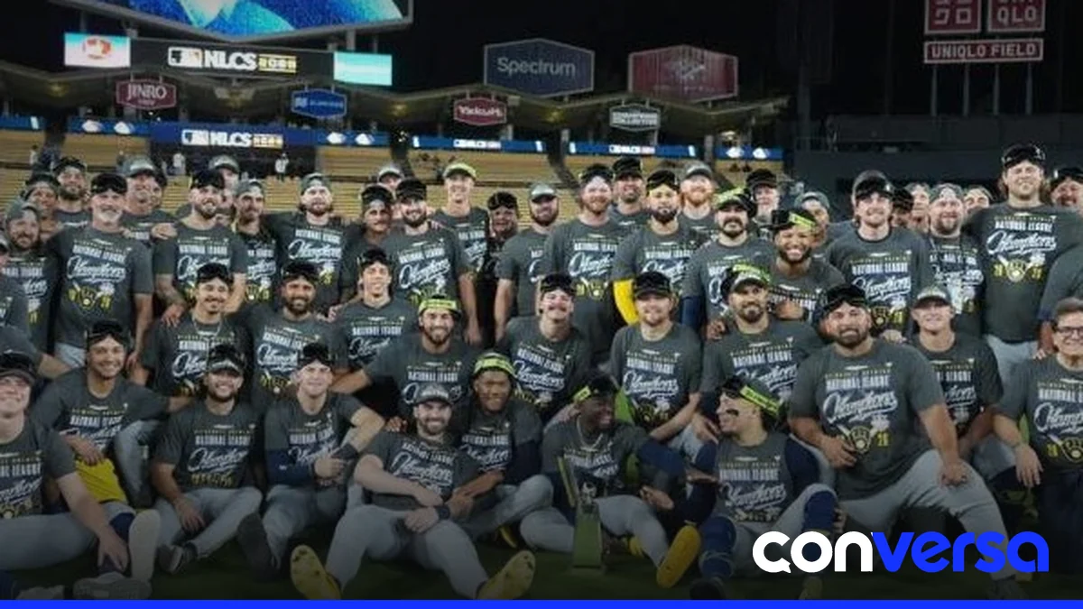 Jugadores de los Cerveceros celebran su llegada a la Serie Mundial.