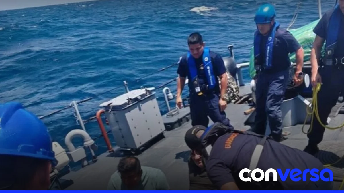 Familiares de tripulantes desaparecidos acompañan operaciones de rescate en el mar.
