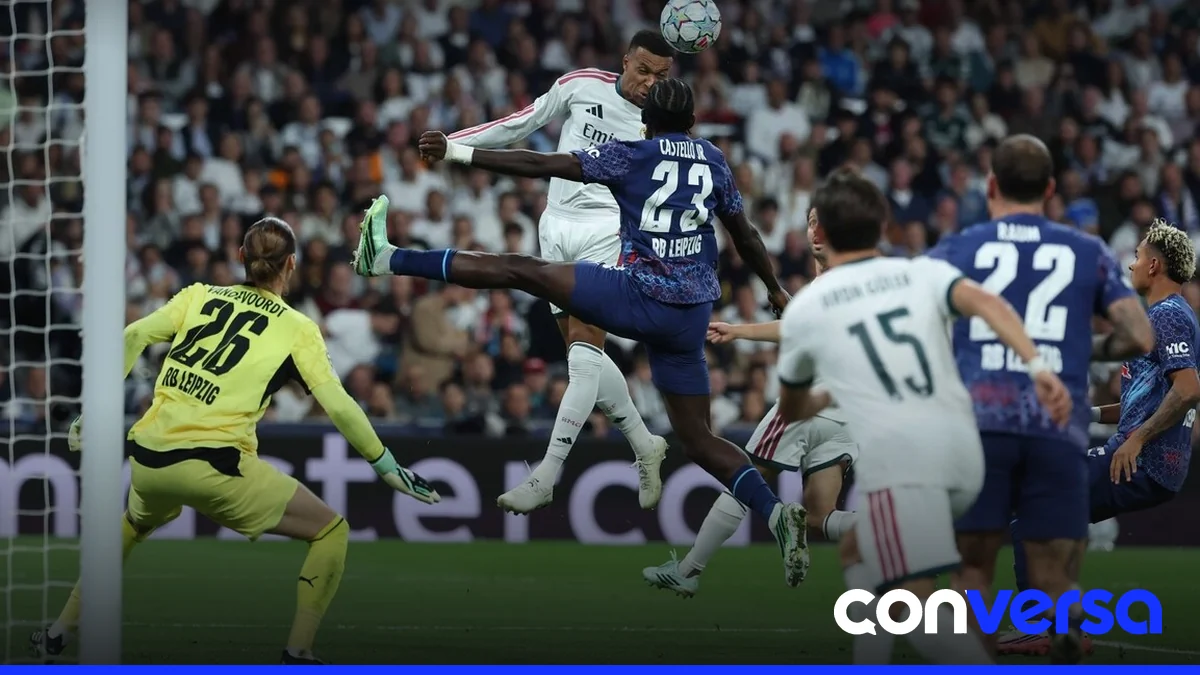 Imagen de un partido de Champions League en el Santiago Bernabéu.