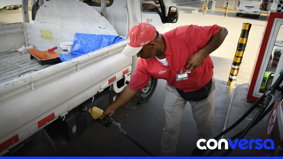 Imagen de un tanque de combustible en una estación de servicio.
