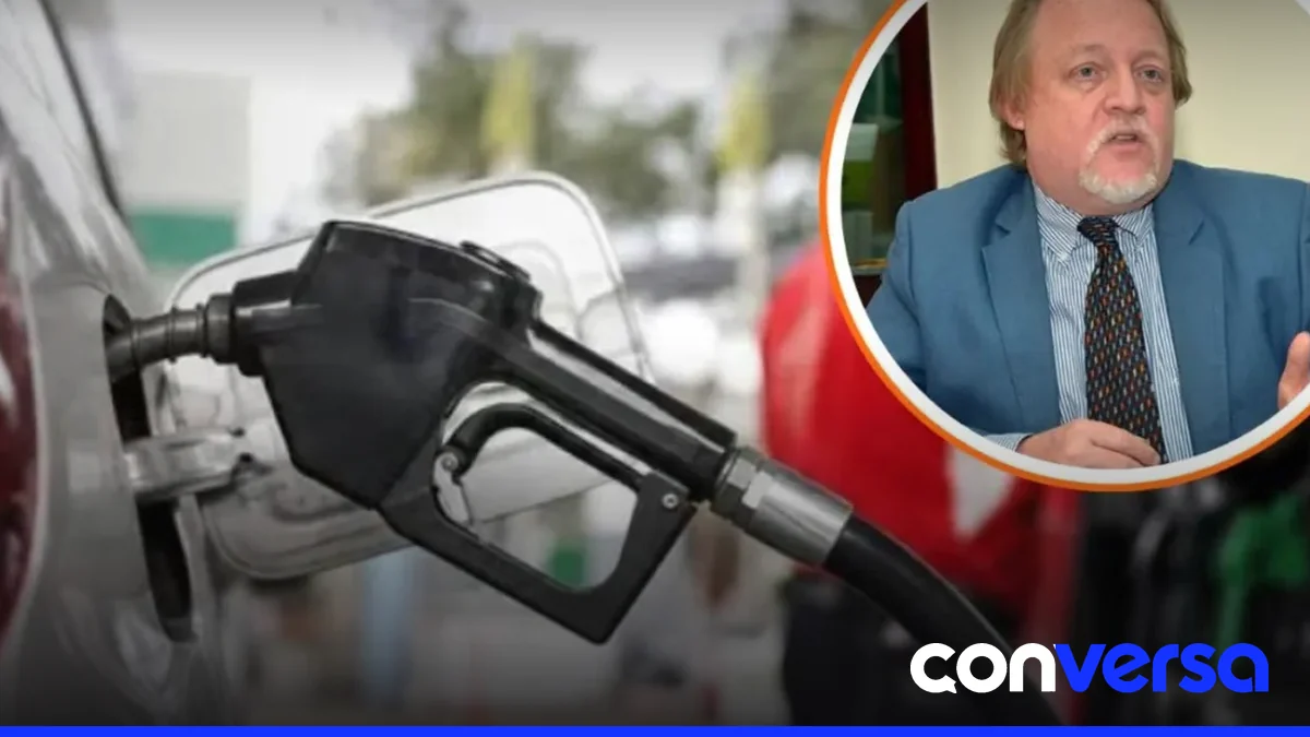 Imagen de una estación de servicio con precios de combustibles en la República Dominicana.