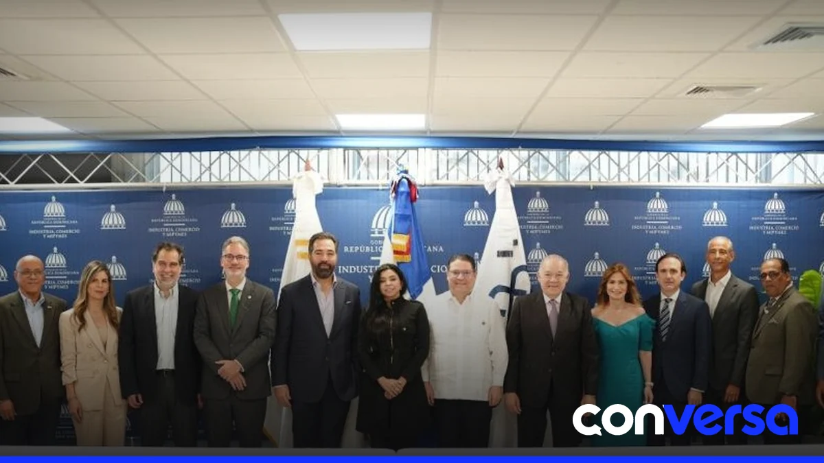 Representantes del Consejo Interinstitucional Público-Privado de Prevención del Comercio Ilícito en reunión de trabajo.