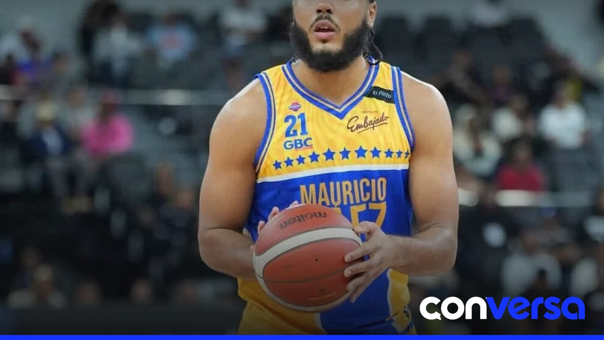 Kevin Charles Obanor practicando baloncesto en República Dominicana.