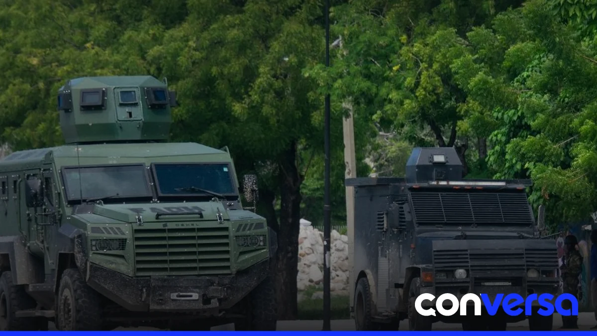 Soldados de la GSF en acción durante una operación en Puerto Príncipe.