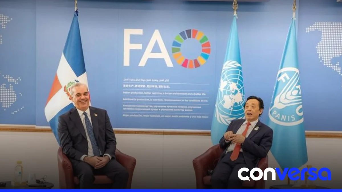 El presidente Luis Abinader participa en una reunión con el director general de la FAO, Qu Dongyu, en Roma.