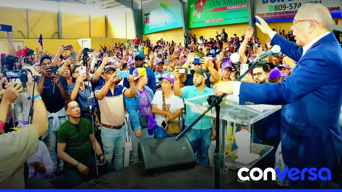 Participantes en la asamblea del PLD en Jarabacoa, donde el exmandatario Danilo Medina destacó logros del partido.